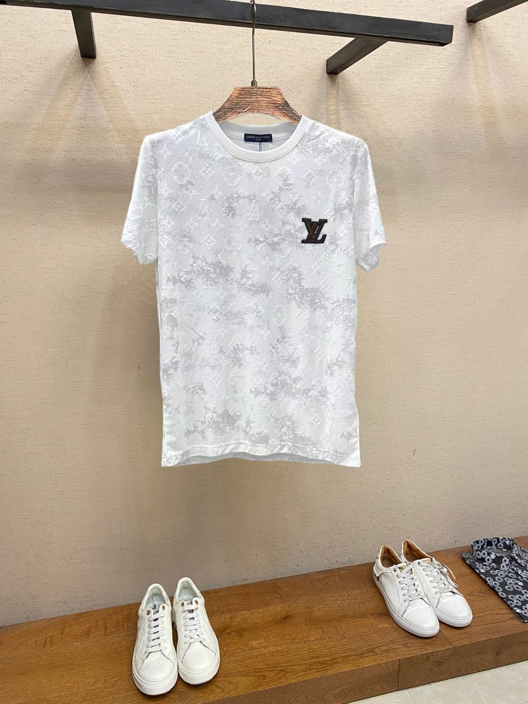 LuxluxHouse Best Quality Clothes T-shirt Louis Vuitton