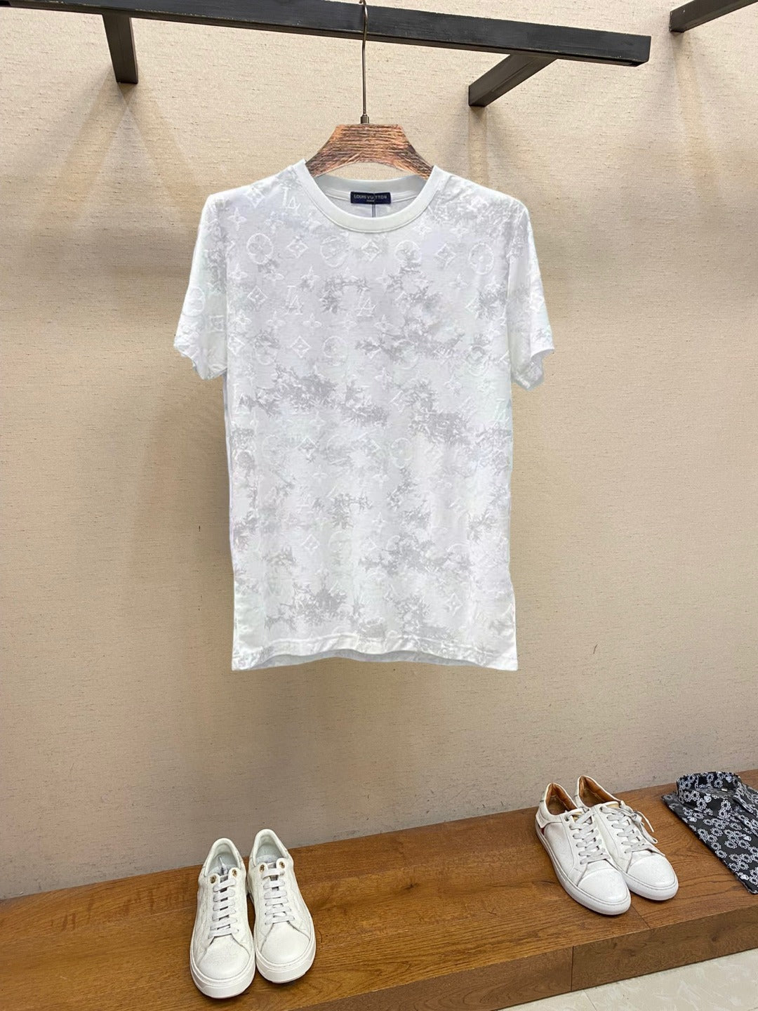 LuxluxHouse Best Quality Clothes T-shirt Louis Vuitton