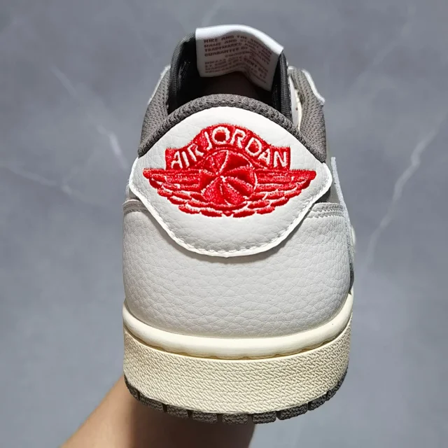XC Batch-Air Jordan 1 × Travis Scott “Reverse Mocha”