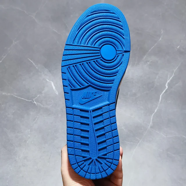 XC Batch-Air Jordan 1 × Travis Scott “Fragments”