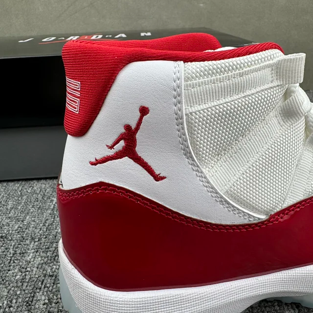 (Special offer)WM Batch - Jordan 11 “Varsity Red”