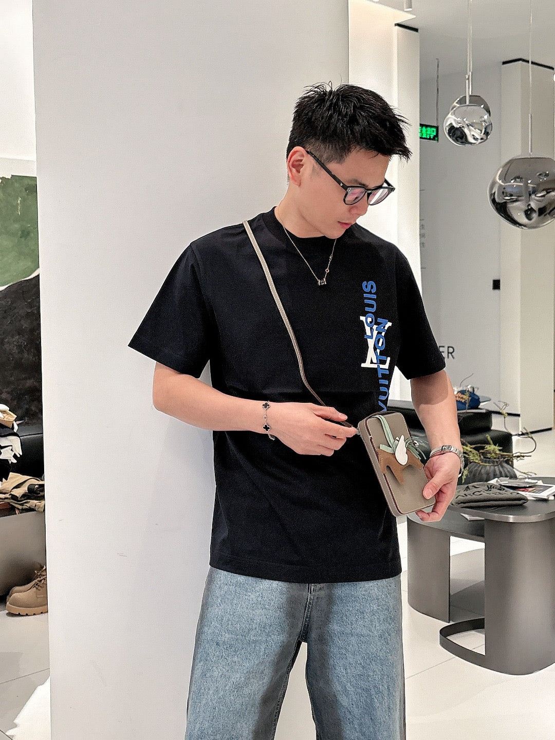 LuxluxHouse Best Quality Clothes T-shirt Louis Vuitton