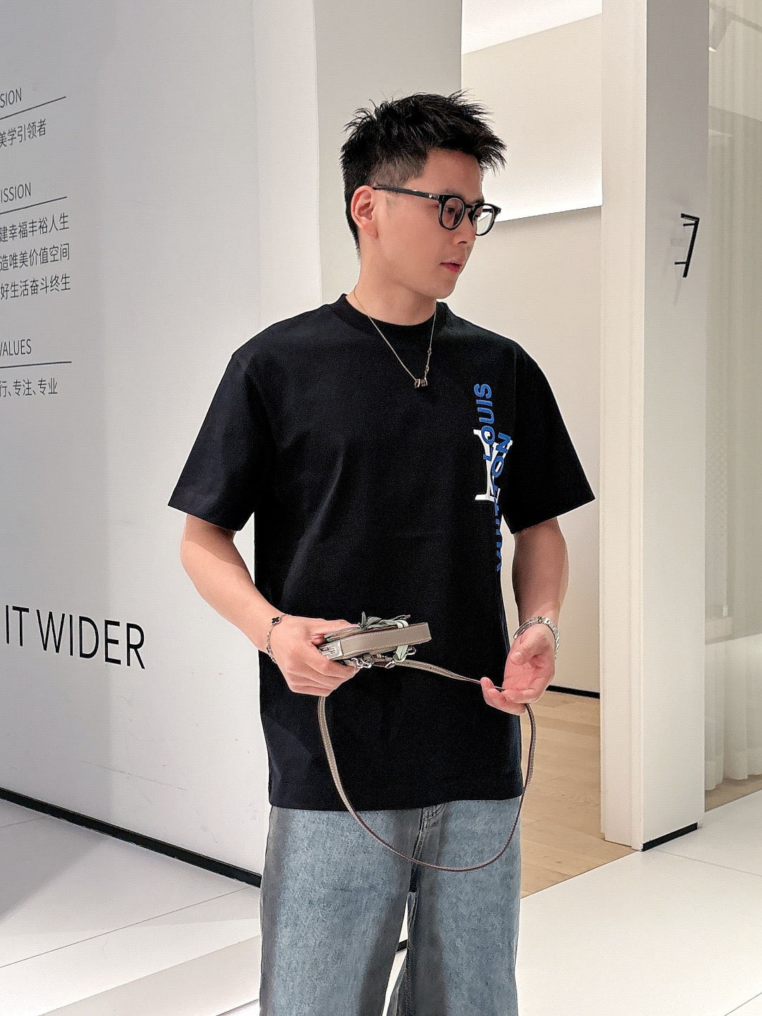 LuxluxHouse Best Quality Clothes T-shirt Louis Vuitton