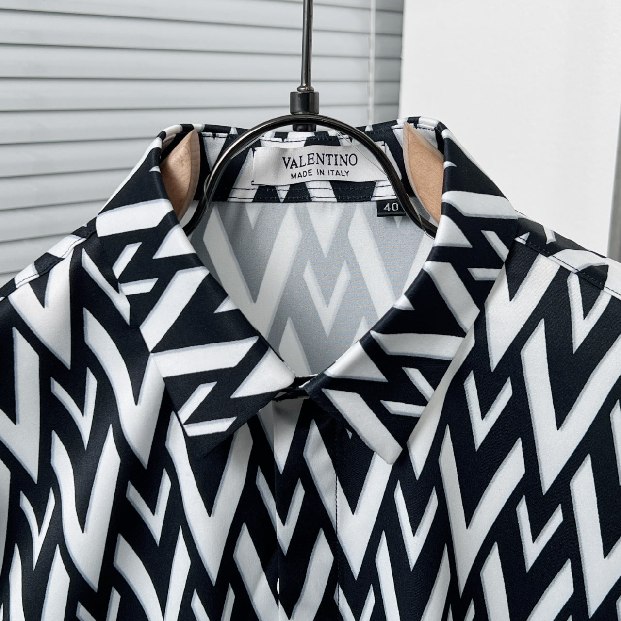 LuxluxHouse Best Quality Clothes Shirts&Polo Valentino