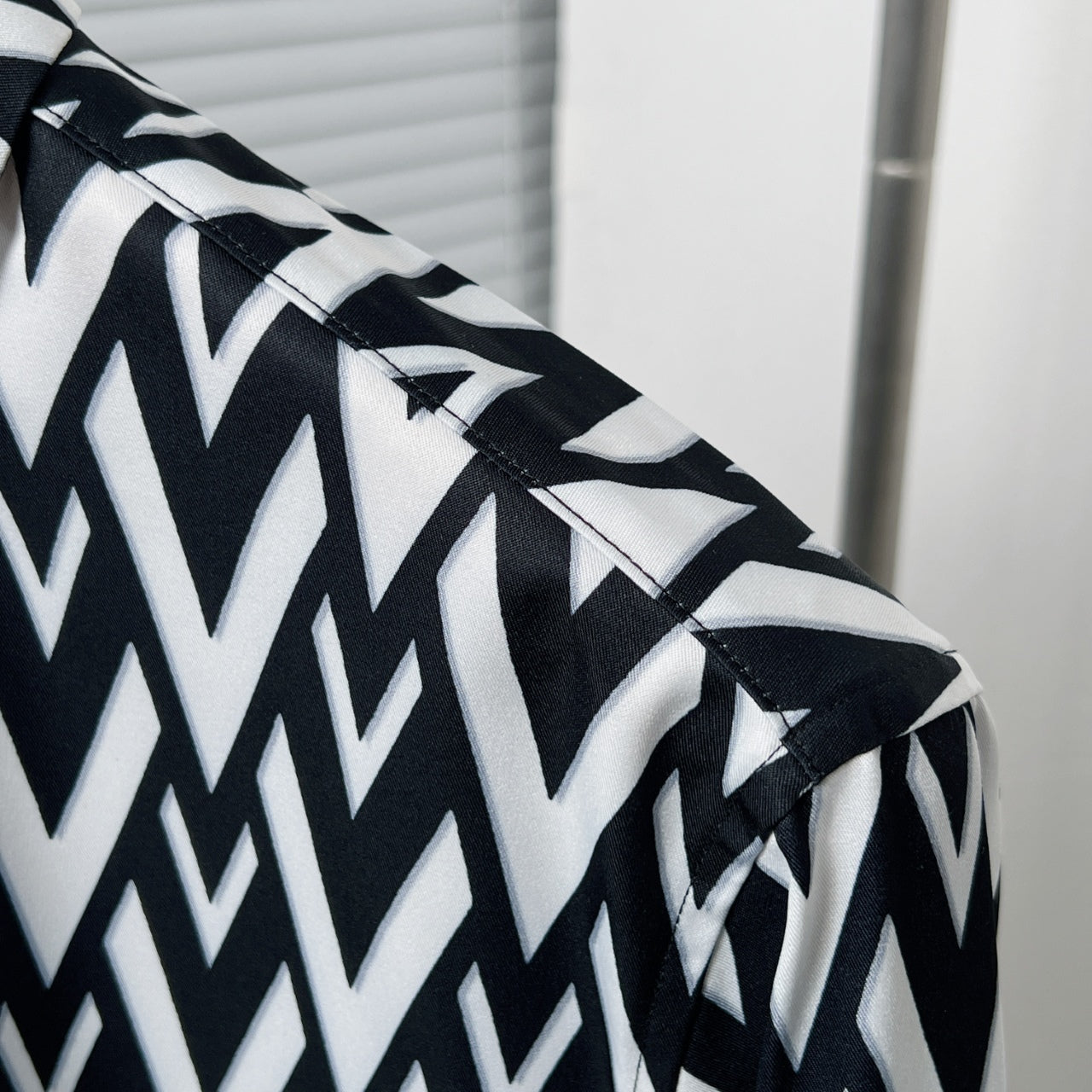 LuxluxHouse Best Quality Clothes Shirts&Polo Valentino