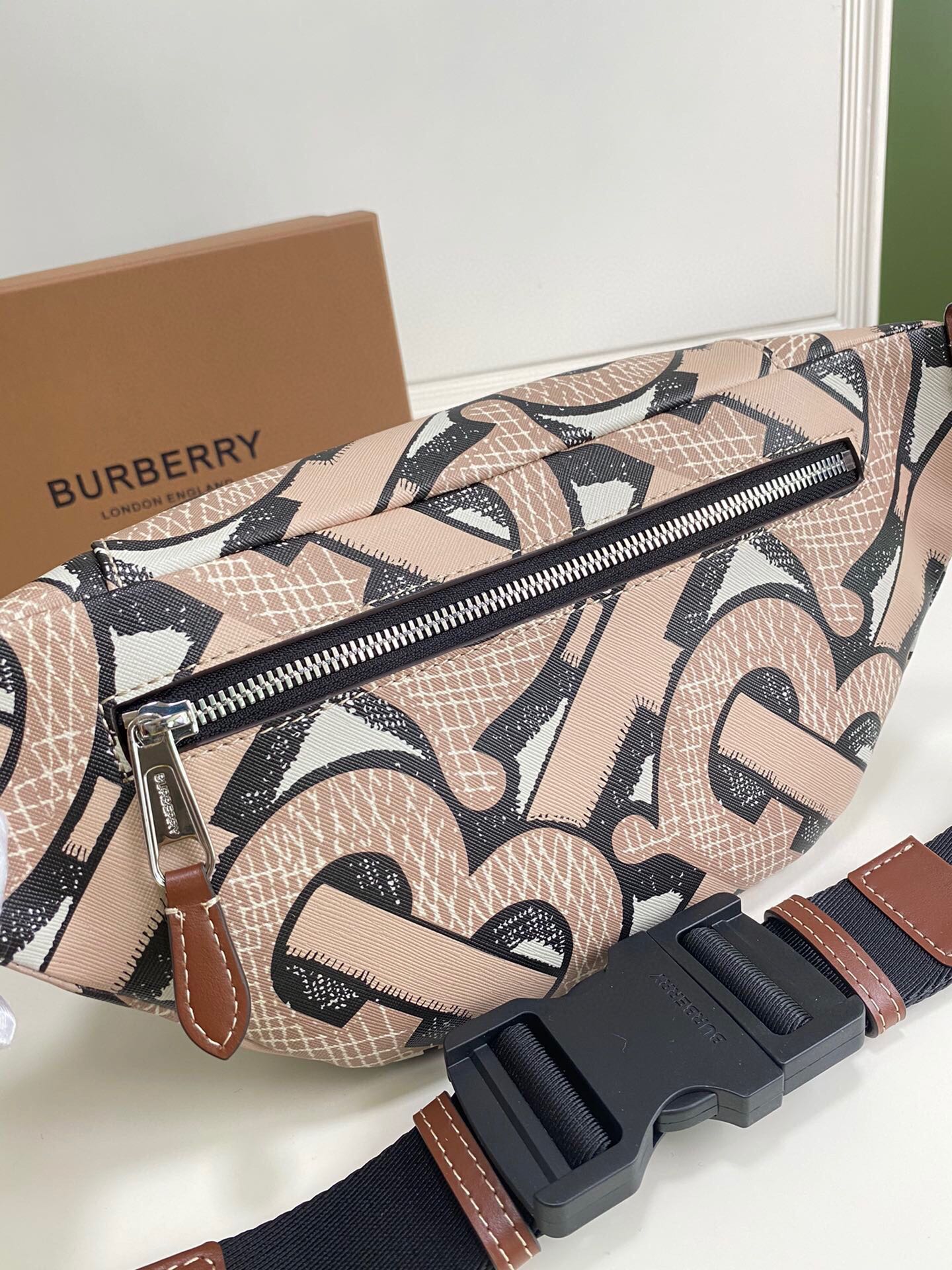 LuxluxHouse Great quality Burberry Bag Top Quality 31 x 7.5 x 16cm Free shipping