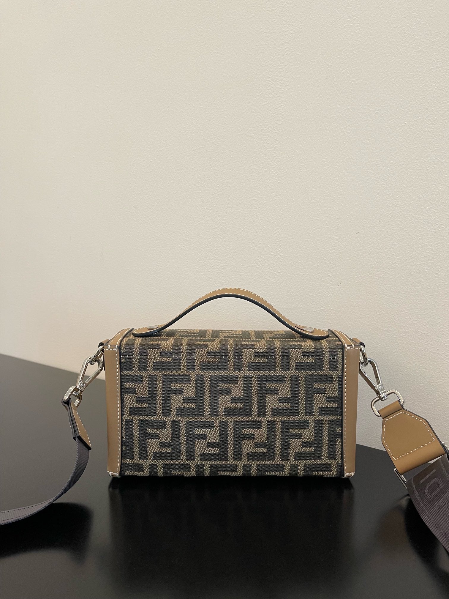 LuxluxHouse Great quality Fendi Top Bag 23*6.5*13CM Free shipping