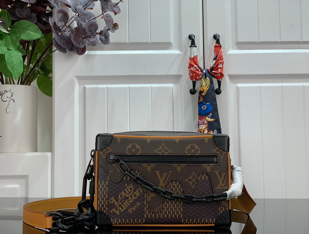 LuxluxHouse Great quality Louis Vuitton Bag Top Quality 18.5*13*8CM Free shipping