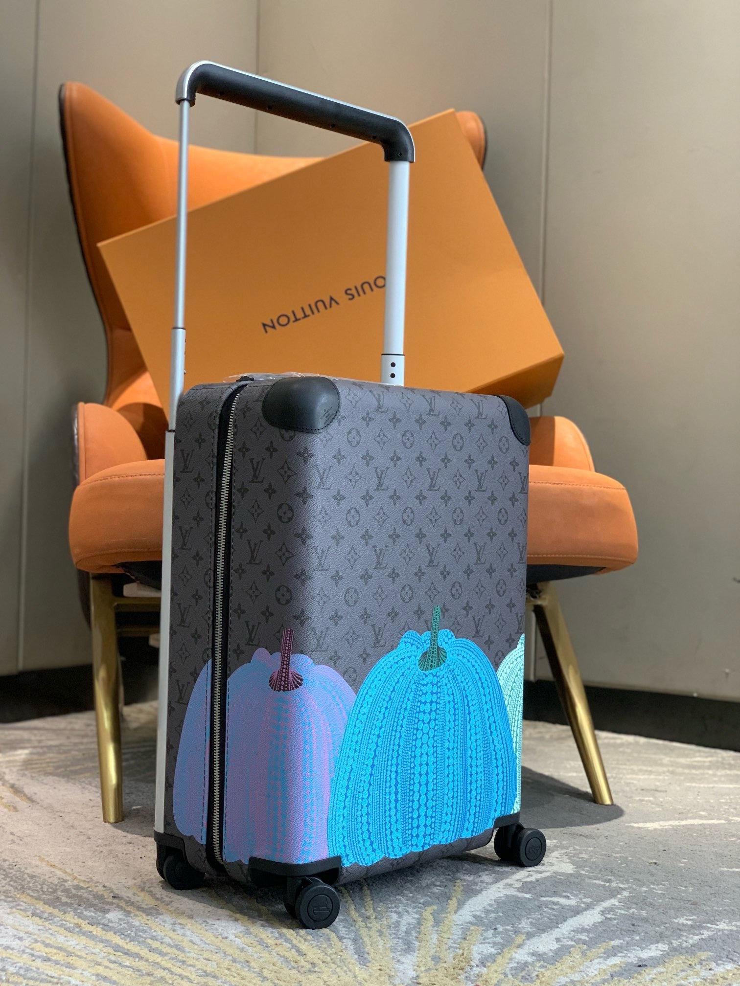 L*ouis V*uitton Luggage (LuxluxHouse)