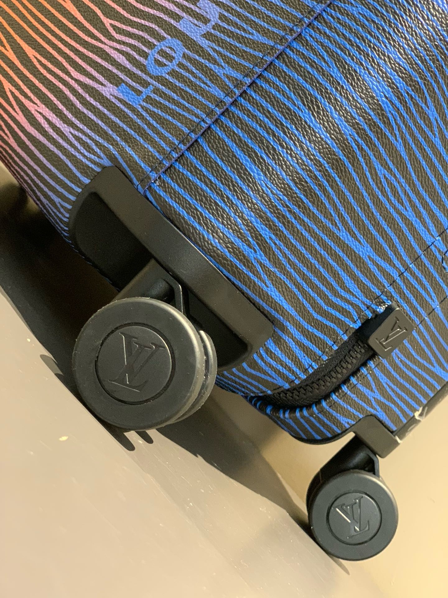 L*ouis V*uitton Luggage (LuxluxHouse)