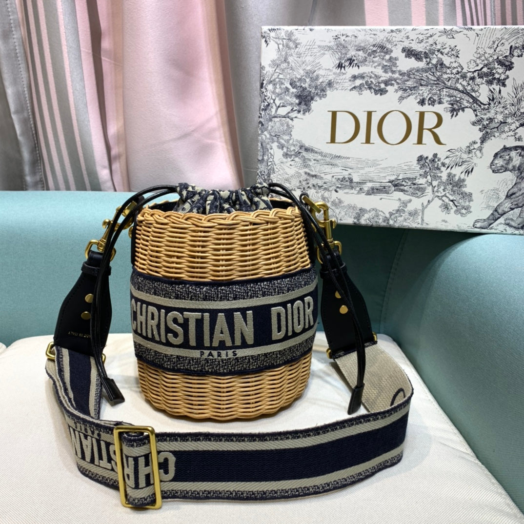 Free shipping LuxluxHouse Dior Top Bag 18*19cm