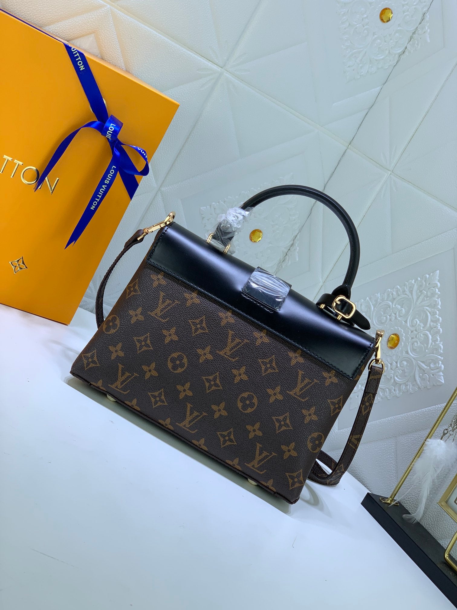 LuxluxHouse Great quality Louis Vuitton Bag Top Quality 25*19*10cm Free shipping