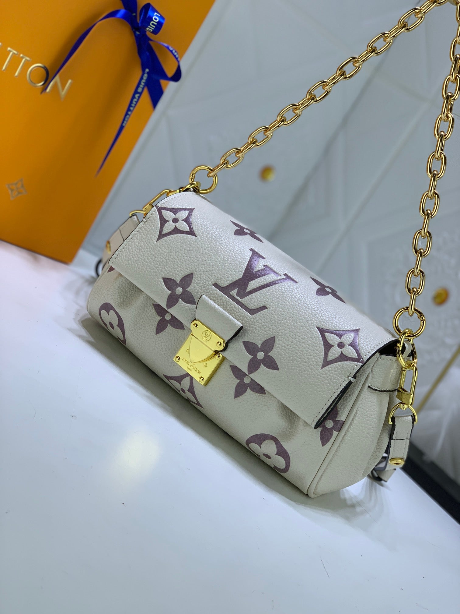 LuxluxHouse Great quality Louis Vuitton Bag Top Quality 24*14*9cm Free shipping