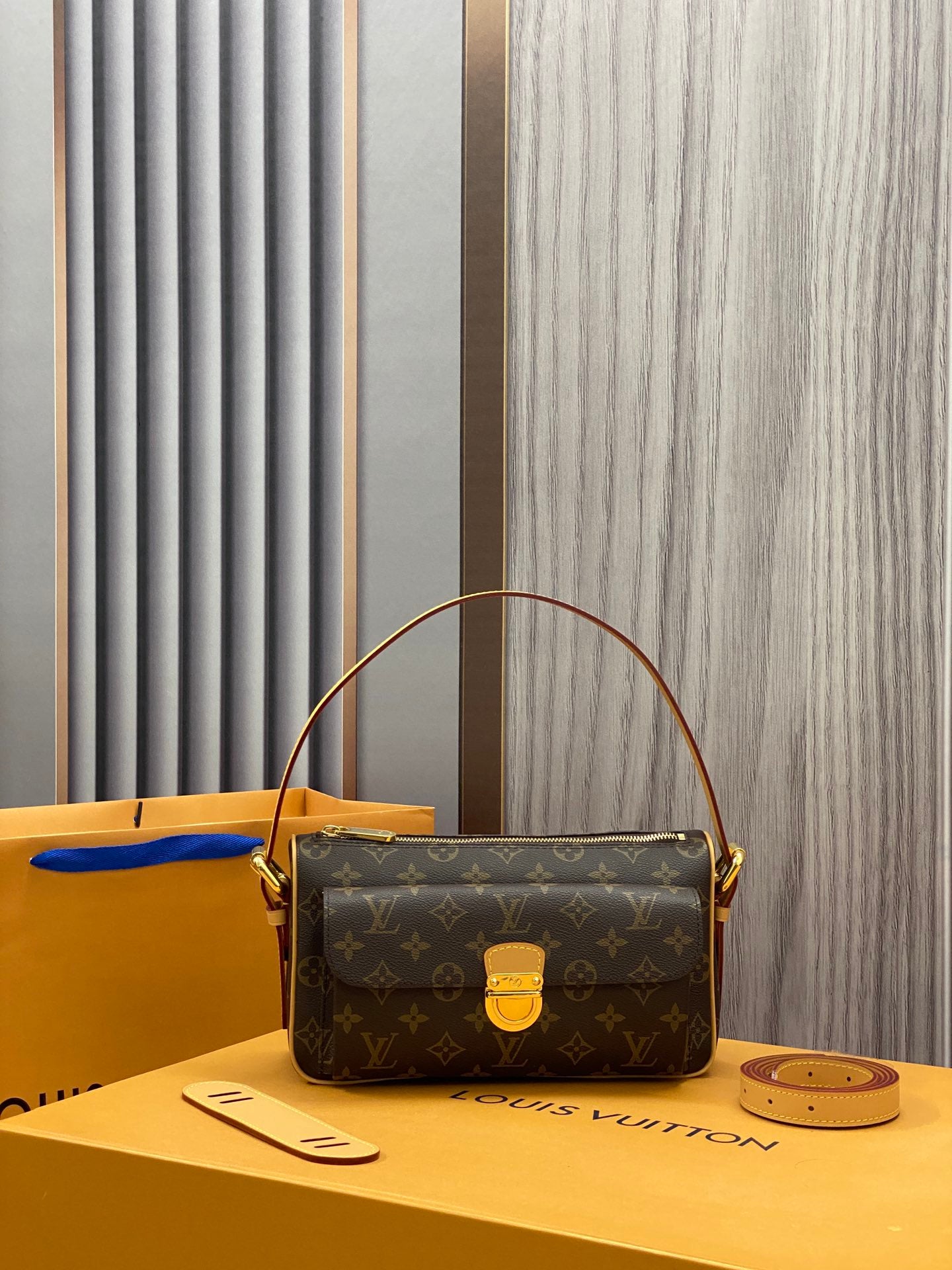 LuxluxHouse Great quality Louis Vuitton Bag Top Quality 27*10*15CM Free shipping