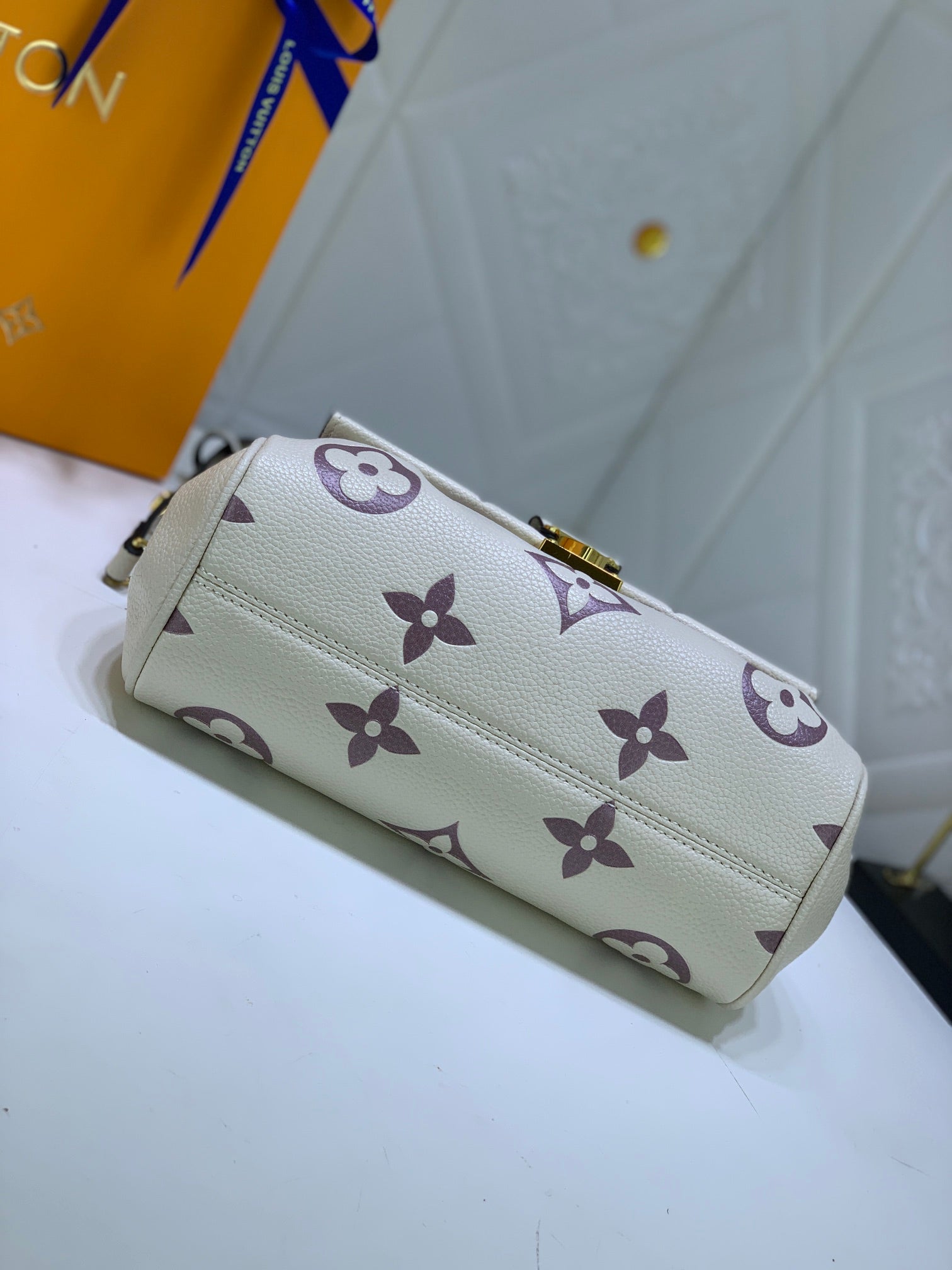 LuxluxHouse Great quality Louis Vuitton Bag Top Quality 24*14*9cm Free shipping