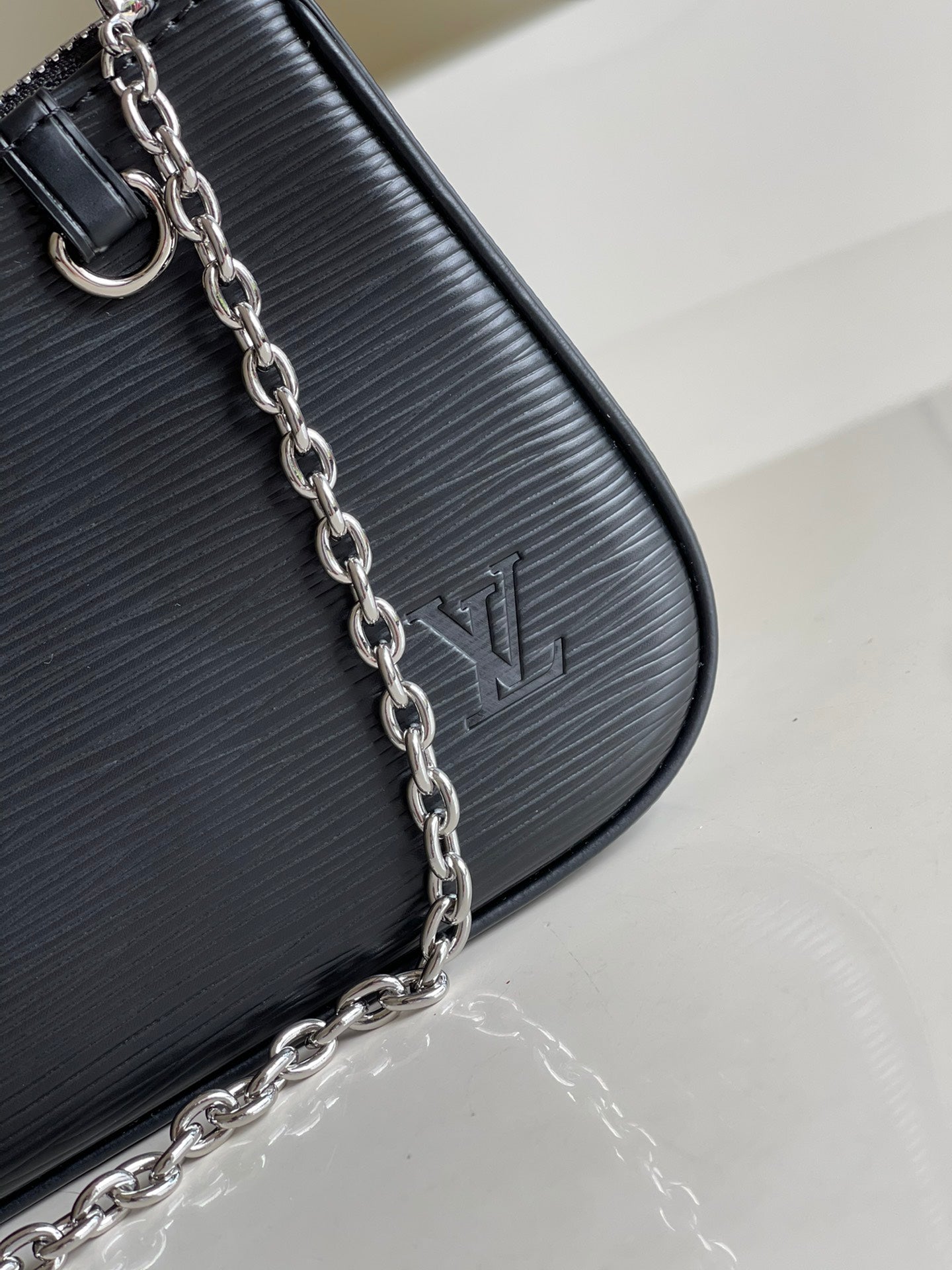 LuxluxHouse Great quality Louis Vuitton Bag Top Quality 19*11.5*3cm Free shipping