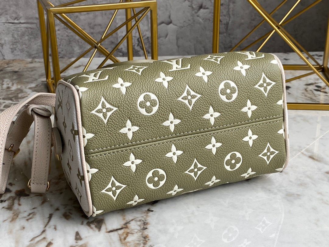 LuxluxHouse Great quality Louis Vuitton Bag Top Quality 20.5*13.5*12CM Free shipping