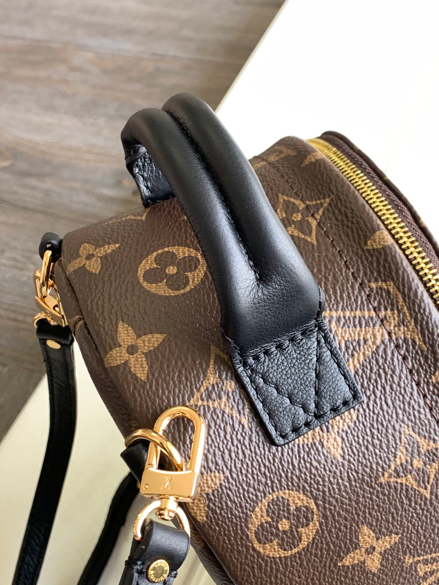 LuxluxHouse Great quality Louis Vuitton Bag Top Quality 15*22*9cm Free shipping