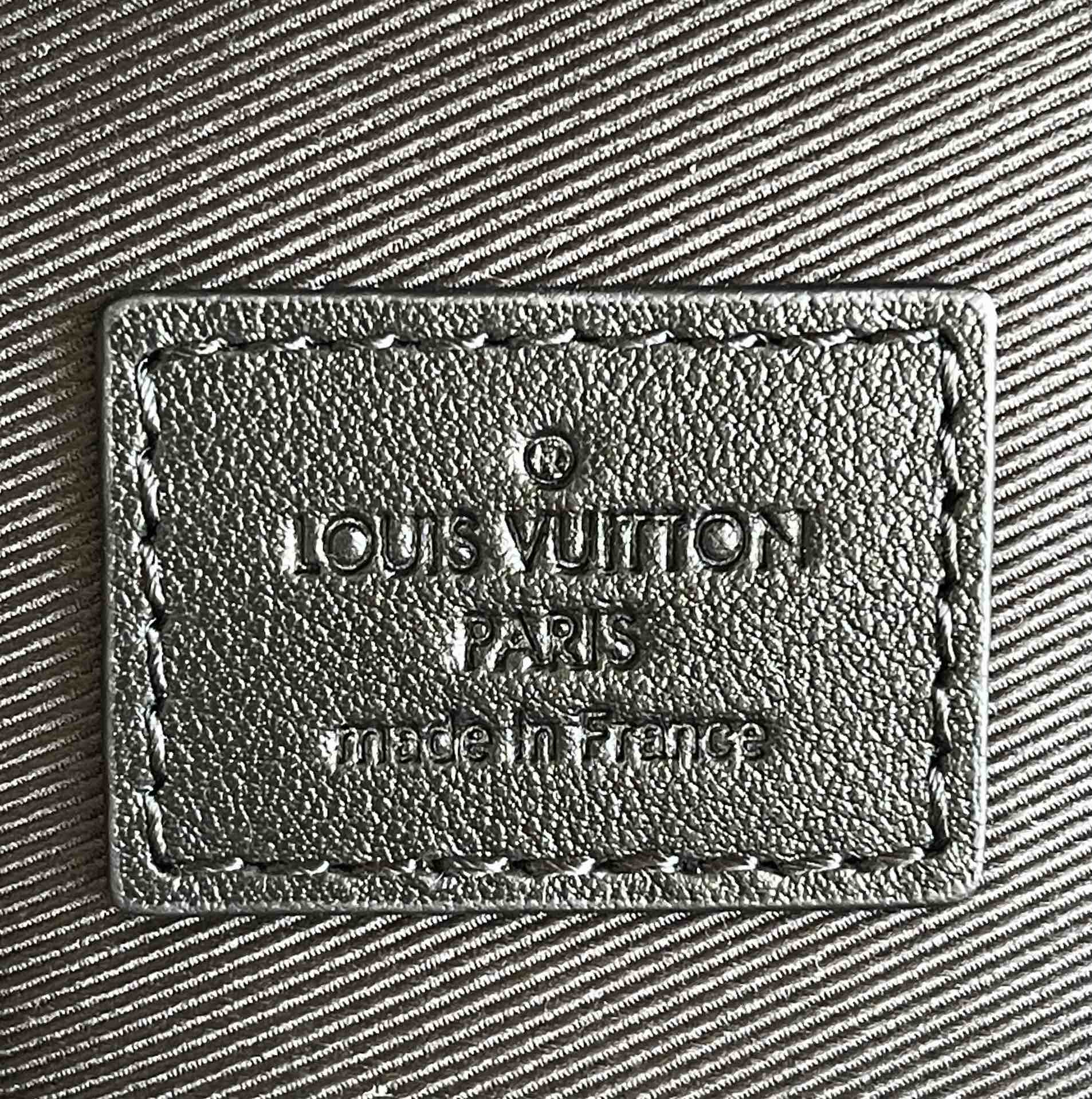 LuxluxHouse Great quality Louis Vuitton Bag Top Quality 22 x 18 x 8 CM Free shipping