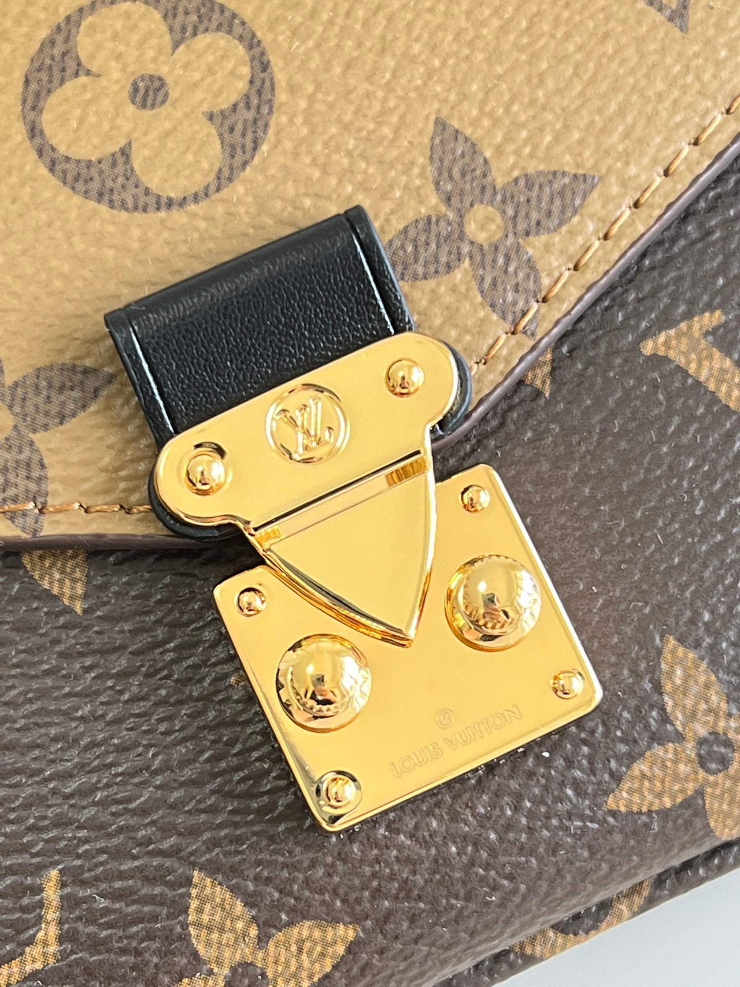 LuxluxHouse Great quality Louis Vuitton Bag Top Quality 14*11*3.5CM Free shipping