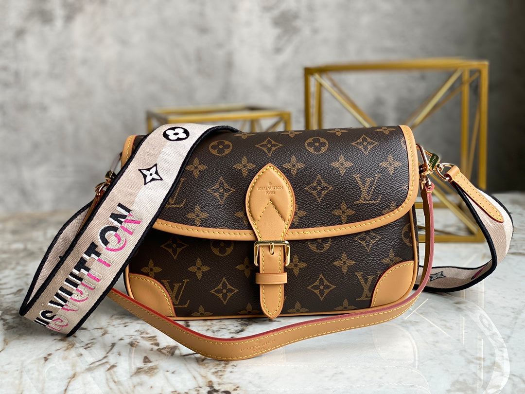 LuxluxHouse Great quality Louis Vuitton Bag Top Quality 25*9*15cm Free shipping