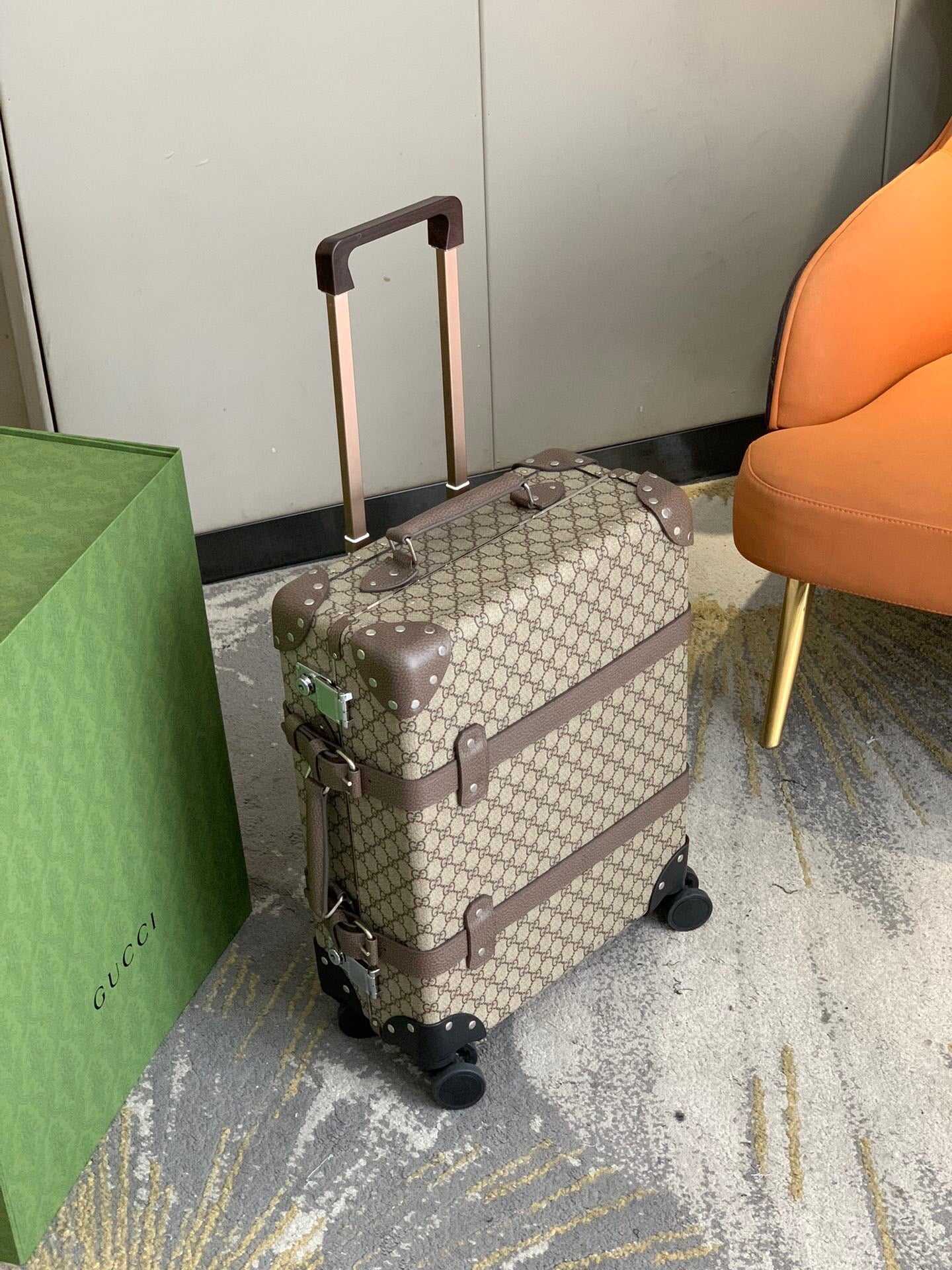 G*UCCI Luggage suitcase （LuxluxHouse）