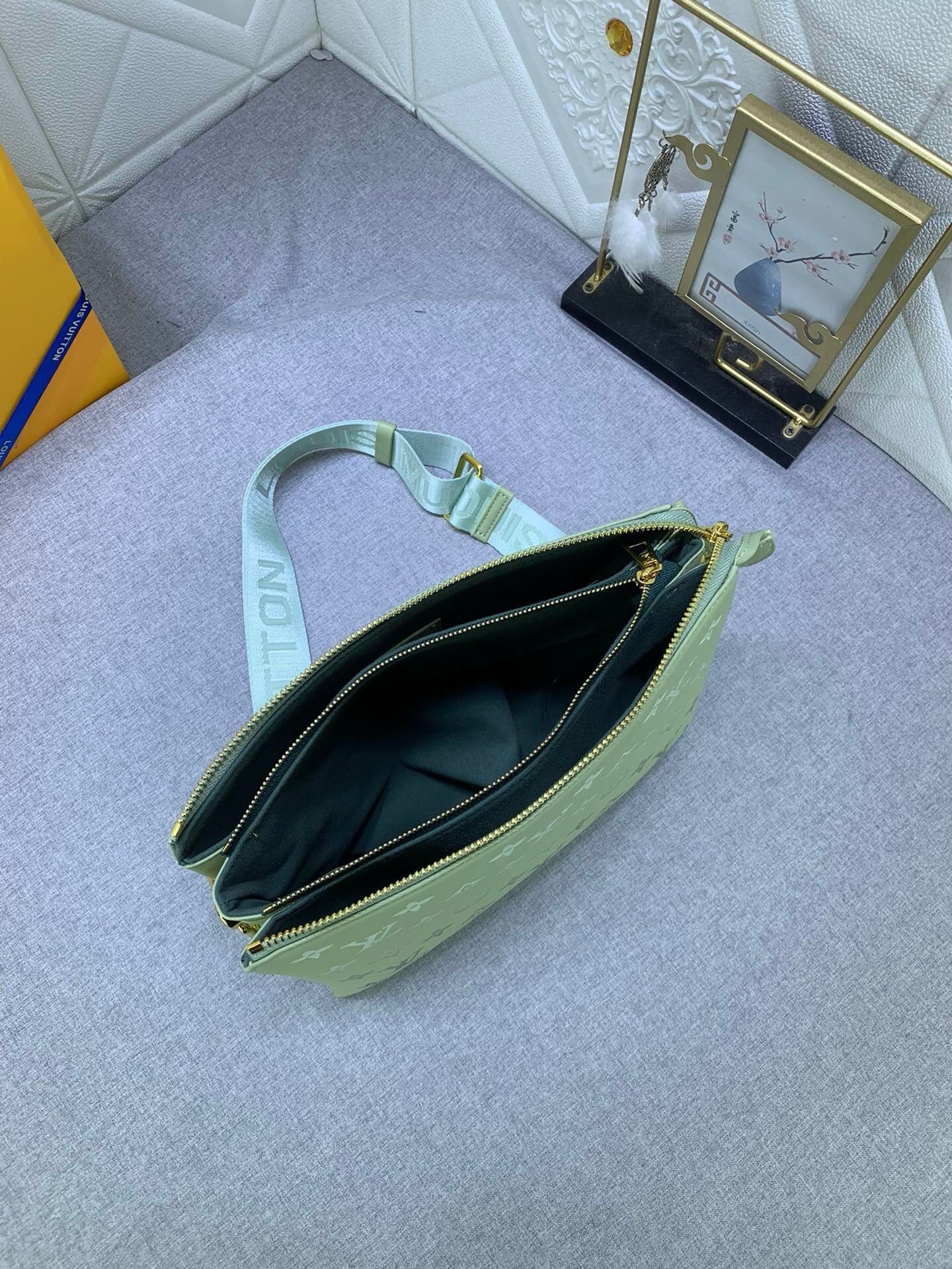 Copy Louis Vuitton Top Bag (LuxluxHouse)