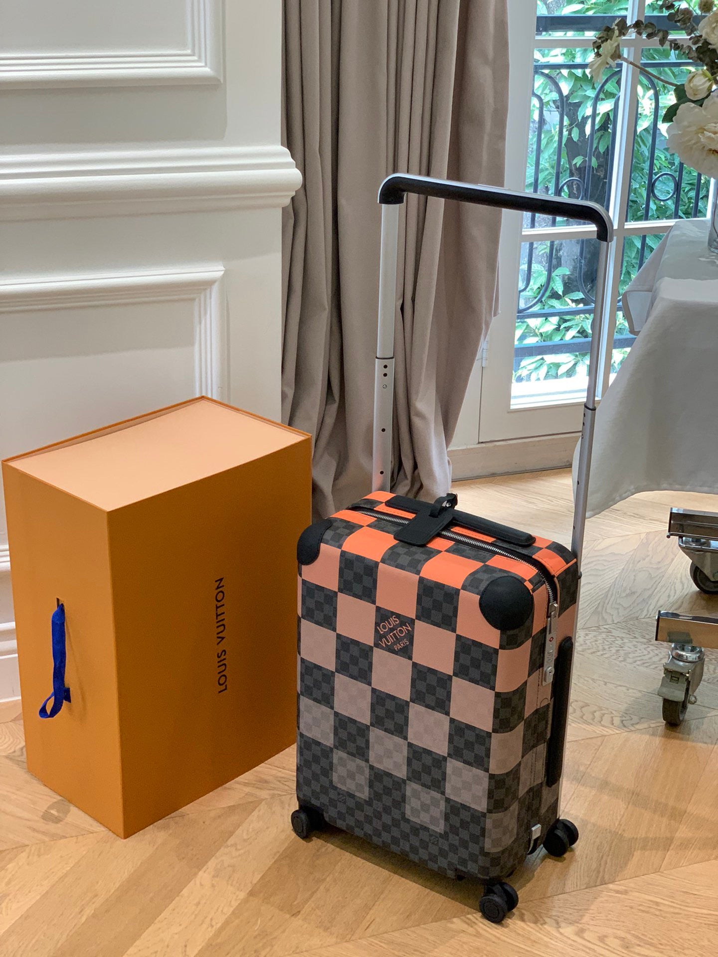 L*ouis V*uitton Luggage (LuxluxHouse)