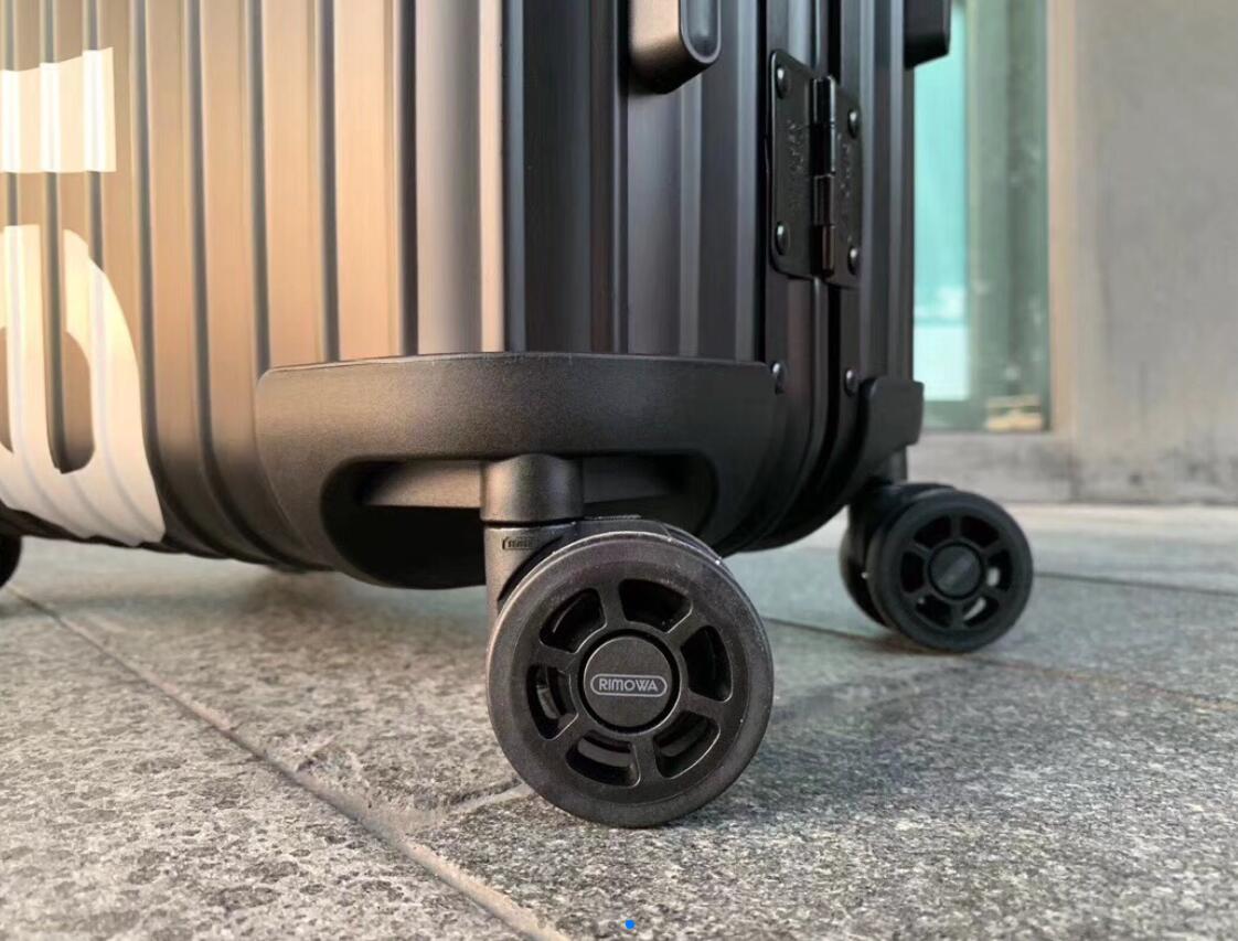 S*upreme Luggage (LuxluxHouse) Free shipping