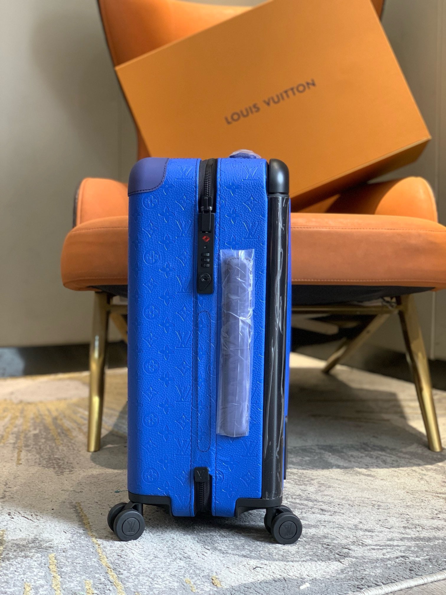 L*ouis V*uitton Luggage (LuxluxHouse)