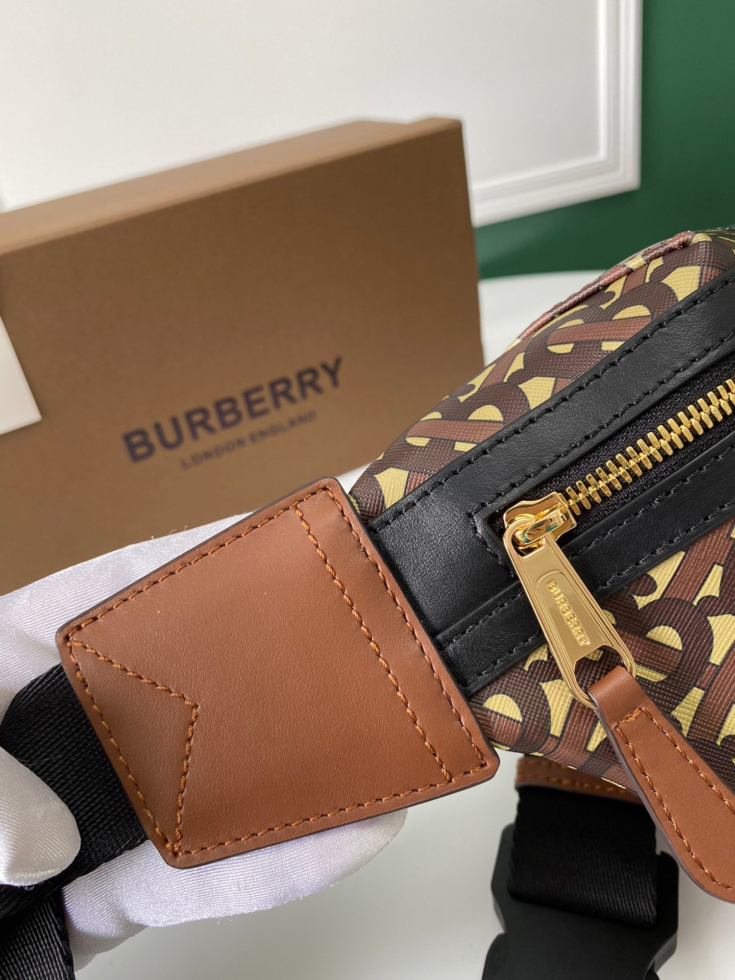 LuxluxHouse Great quality Burberry Bag Top Quality 31*7.5*16cm Free shipping