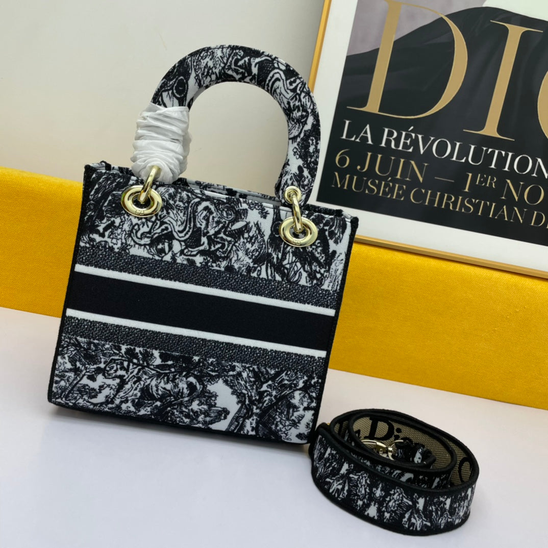 Free shipping LuxluxHouse Dior Top Bag 24*20*11cm