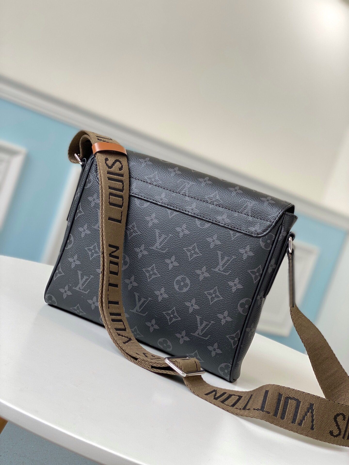 LuxluxHouse Great quality Louis Vuitton Bag Top Quality 25*22*7cm Free shipping