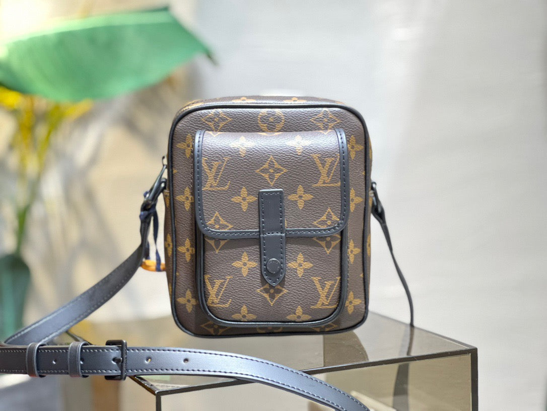 LuxluxHouse Great quality Louis Vuitton christoer mini handbag Top Quality 15*17*8cm Free shipping