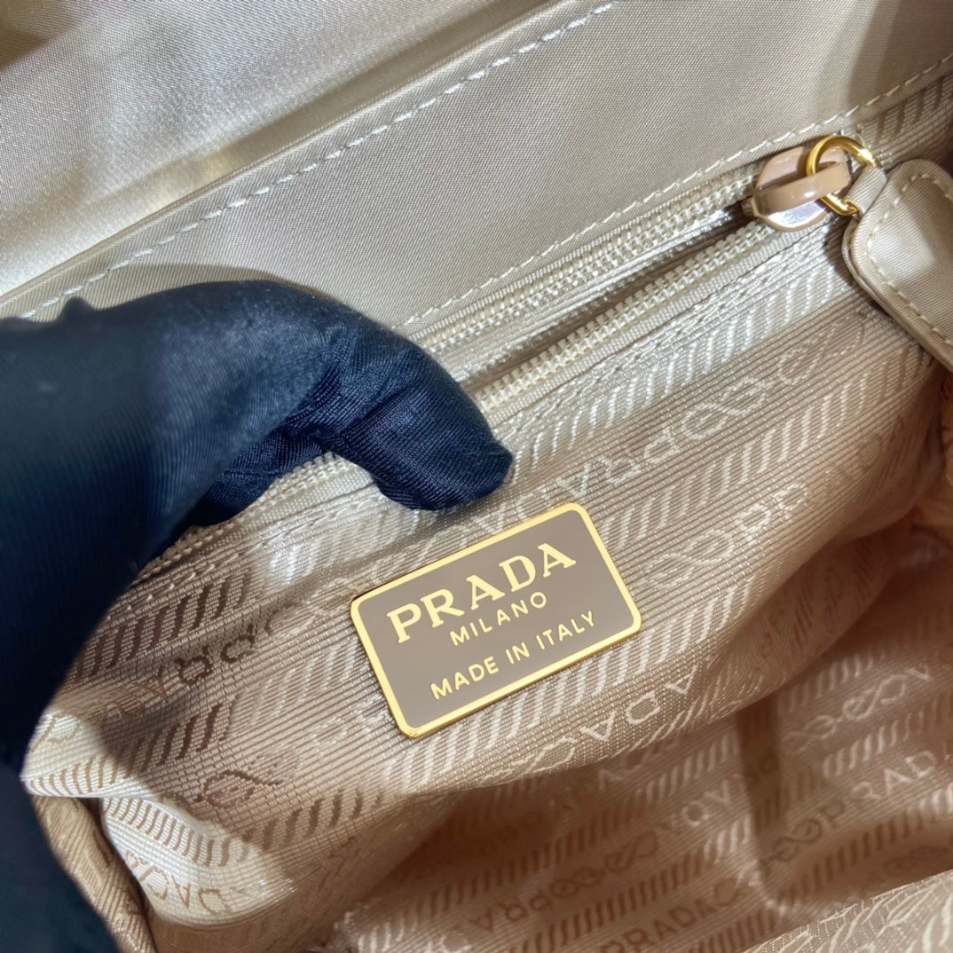 LuxluxHouse Great quality Prada Bag Top Quality 21*17*12CM Free shipping