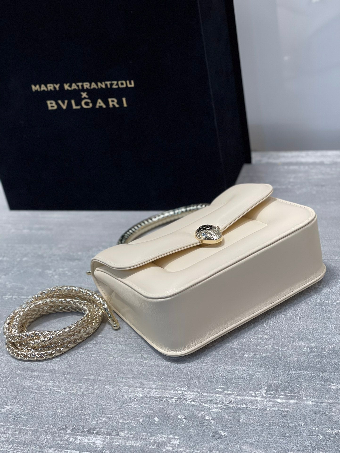 LuxluxHouse Great quality Bvlgari Top Quality Bag 19.2*15*6CM Free shipping