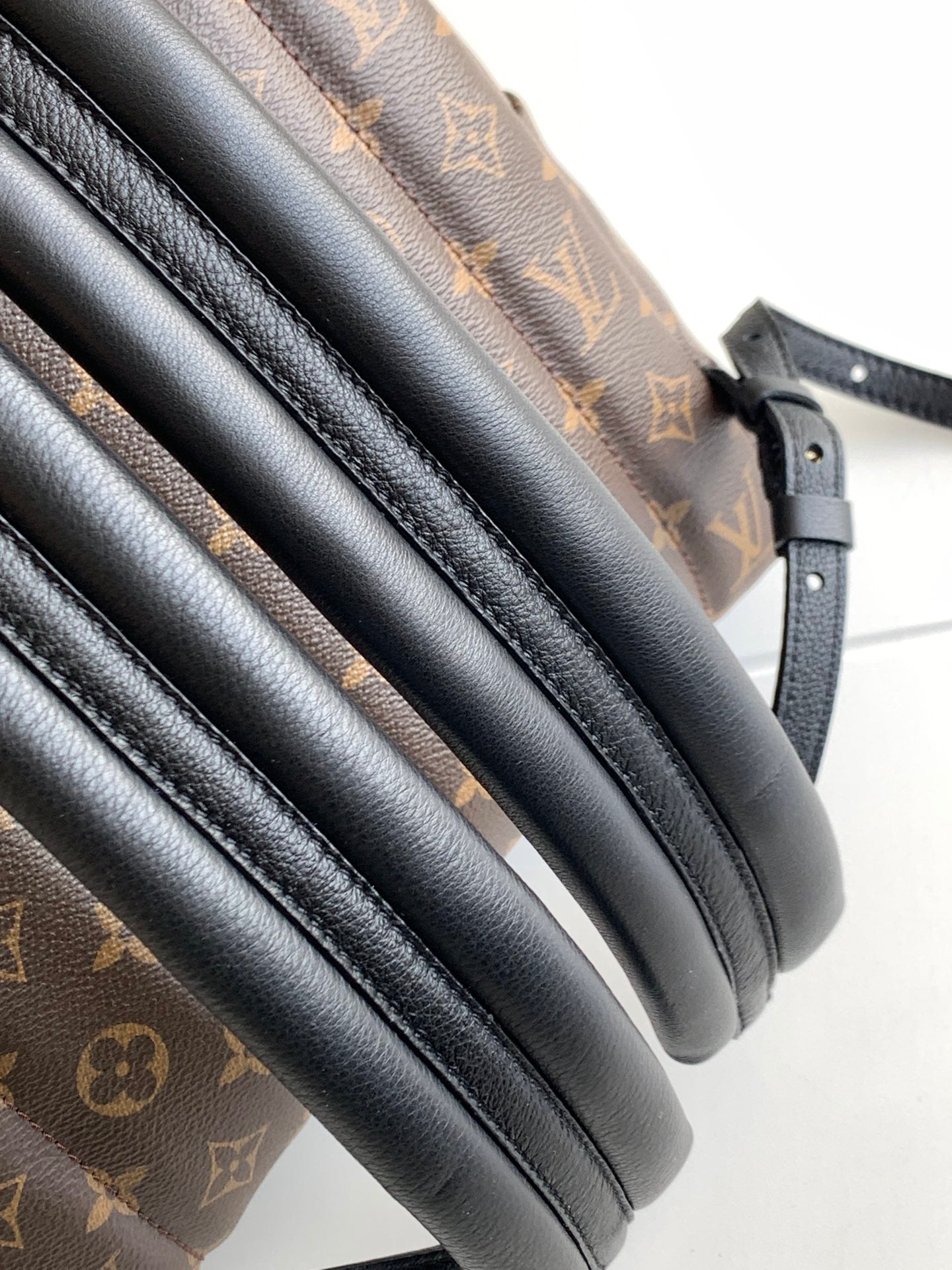 LuxluxHouse Great quality Louis Vuitton Bag Top Quality 28*33*16cm Free shipping