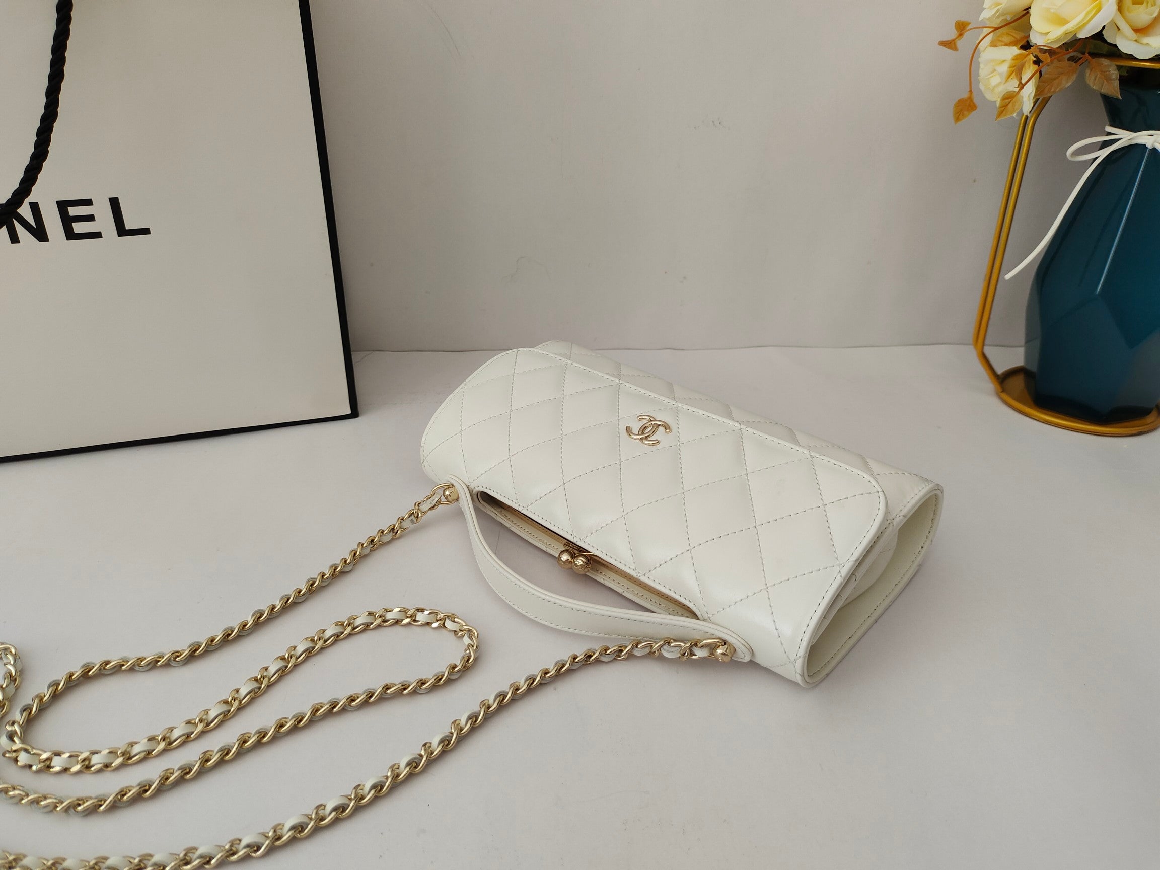 LuxluxHouse Great quality Chanel Top Bag 12.4*22.3*5.7CM Free shipping