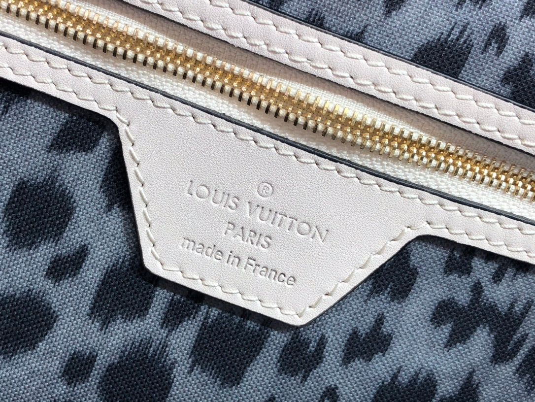 LuxluxHouse Great quality Louis Vuitton Bag Top Quality 31*28*14cm Free shipping