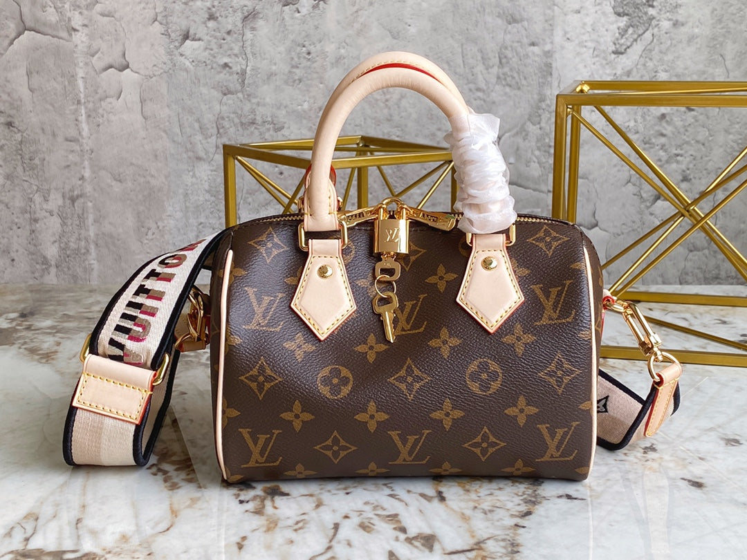 LuxluxHouse Great quality Louis Vuitton Bag Top Quality 20.5*13.5*12CM Free shipping