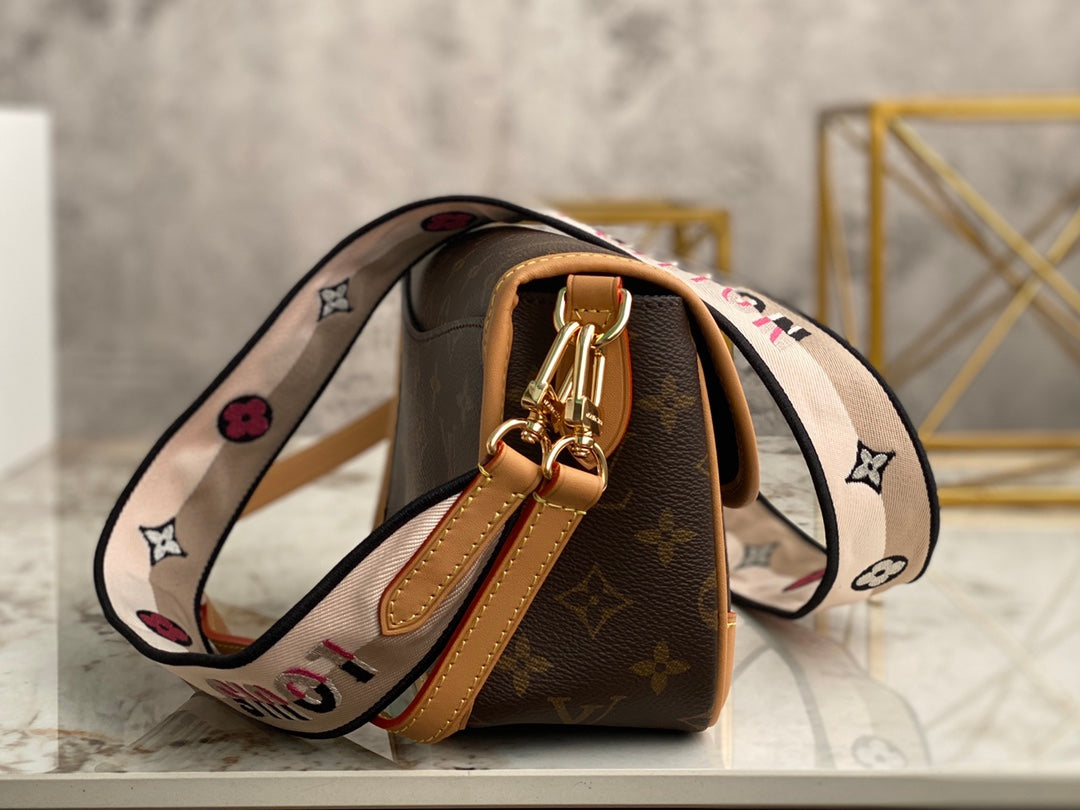 LuxluxHouse Great quality Louis Vuitton Bag Top Quality 25*9*15cm Free shipping