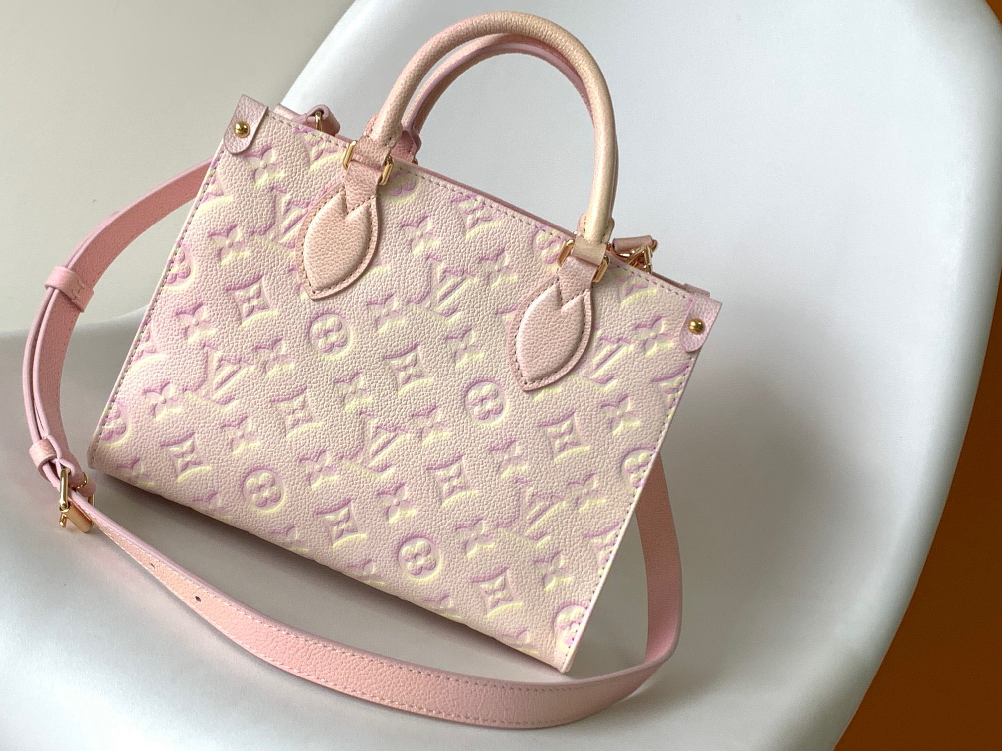 LuxluxHouse Lady Louis Vuitton M46168 onthego tote handbag Top Quality 25*19*11.5cm Free shipping