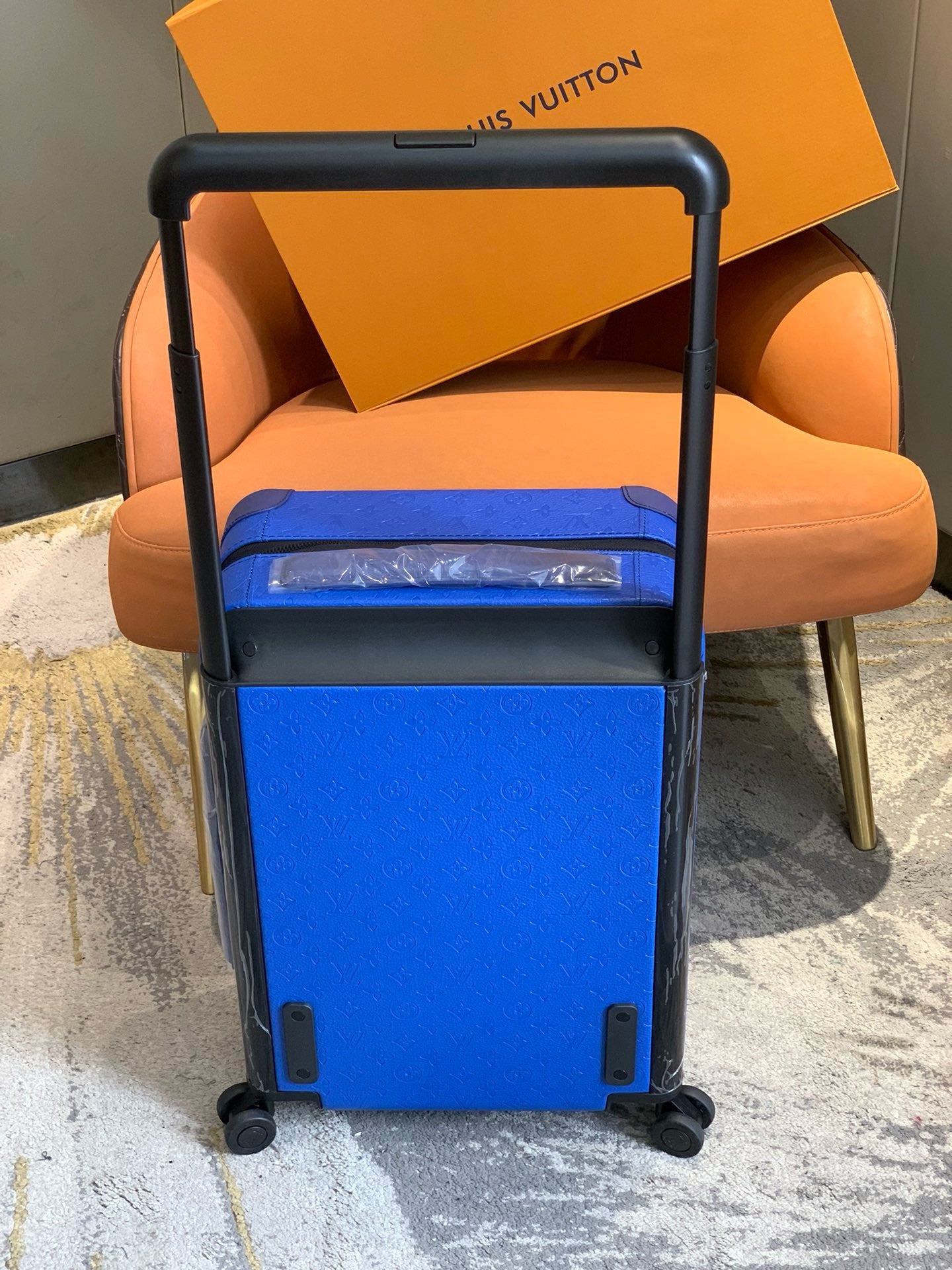 L*ouis V*uitton Luggage (LuxluxHouse)