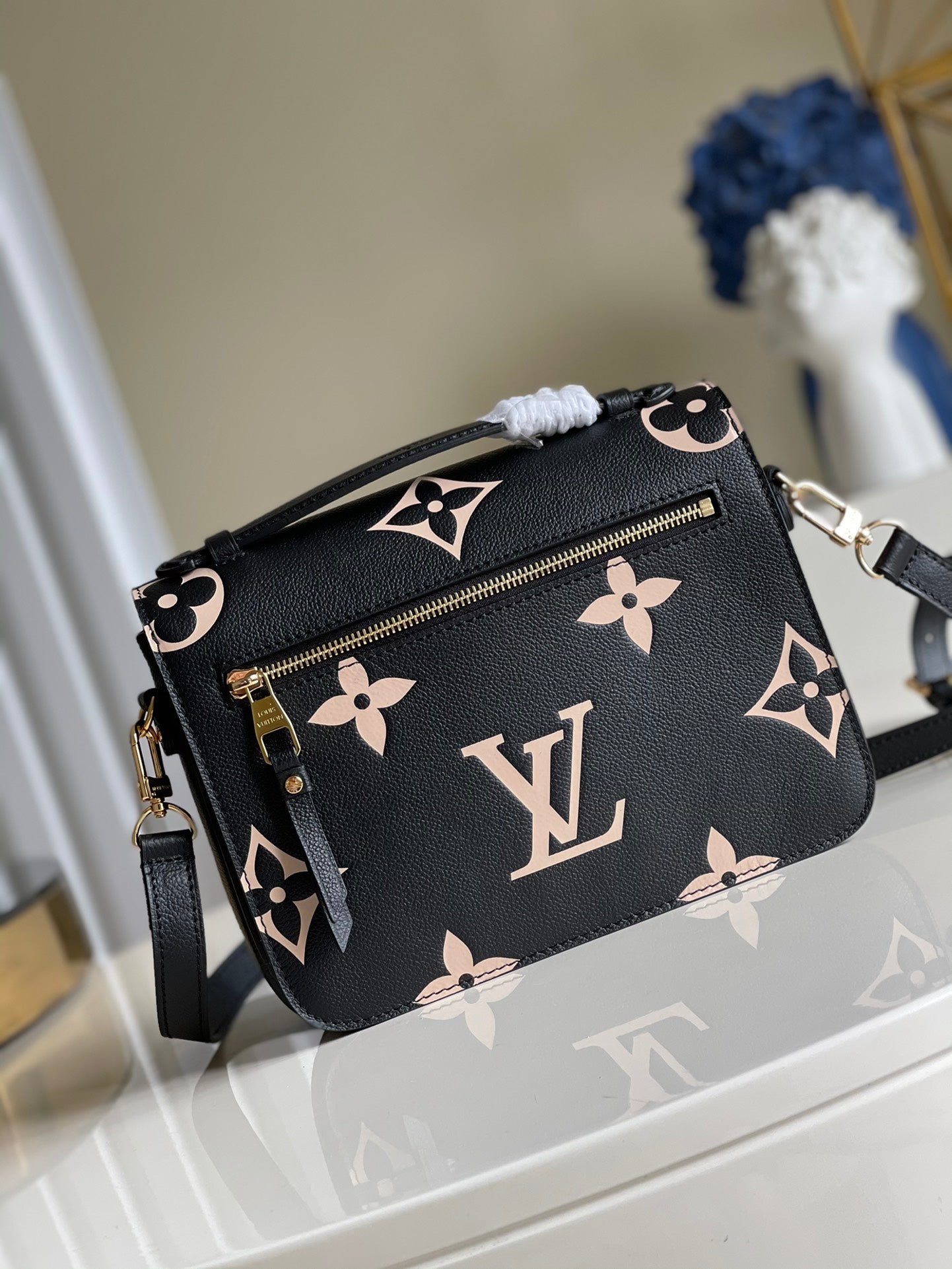 LuxluxHouse Great quality Louis Vuitton Bag Top Quality 25*9*19cm Free shipping