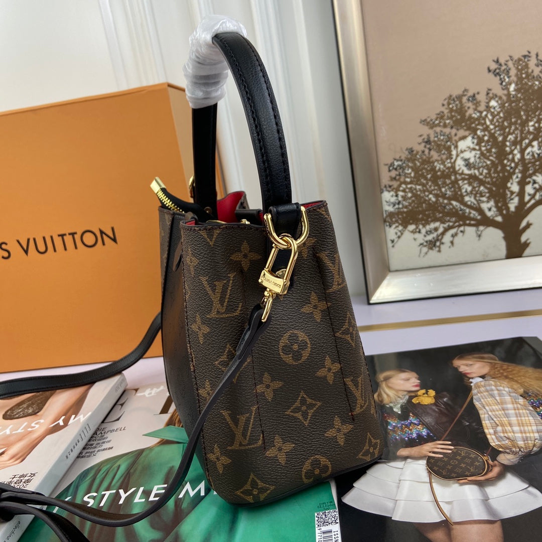 LuxluxHouse Great quality Louis Vuitton Top Bag 21*18*11cm Free shipping