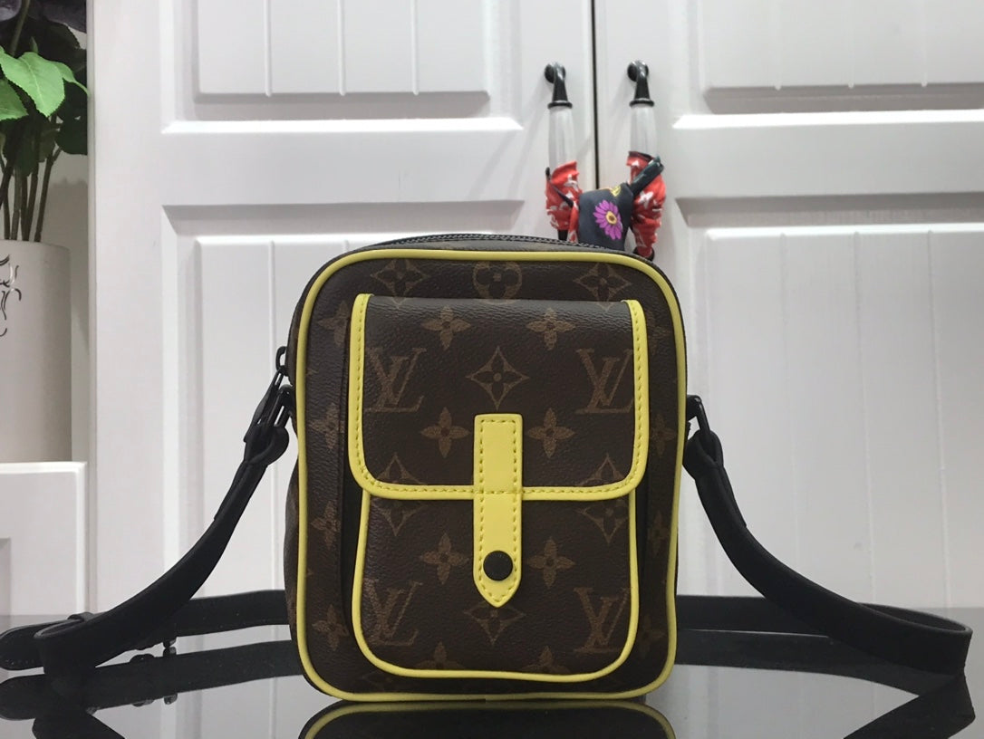 LuxluxHouse Great quality Louis Vuitton Bag Top Quality 15*17*8CM Free shipping