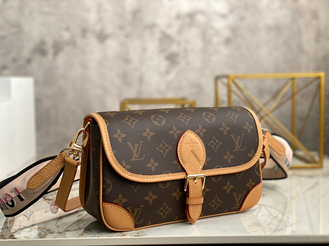 LuxluxHouse Great quality Louis Vuitton Bag Top Quality 25*9*15cm Free shipping