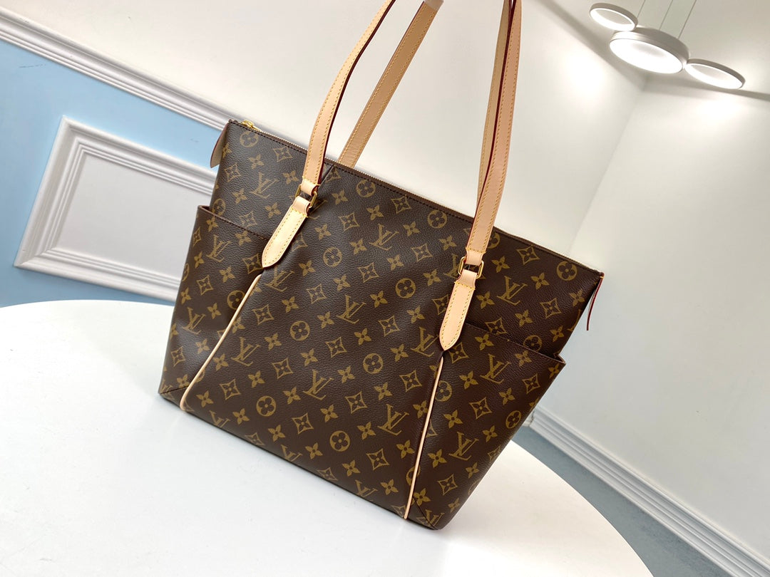 LuxluxHouse Great quality Louis Vuitton Bag Top Quality 43*30*7cm Free shipping