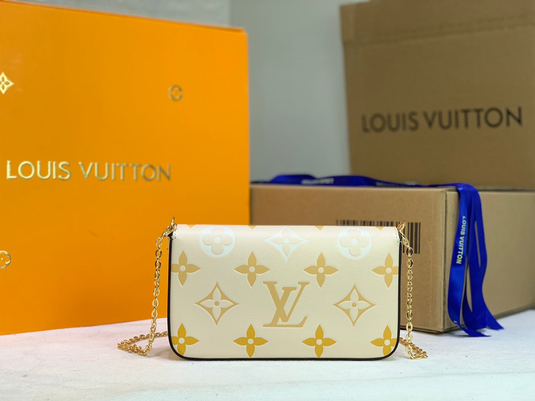 LuxluxHouse Great quality Louis Vuitton Top Bag 12*12*3cm Free shipping