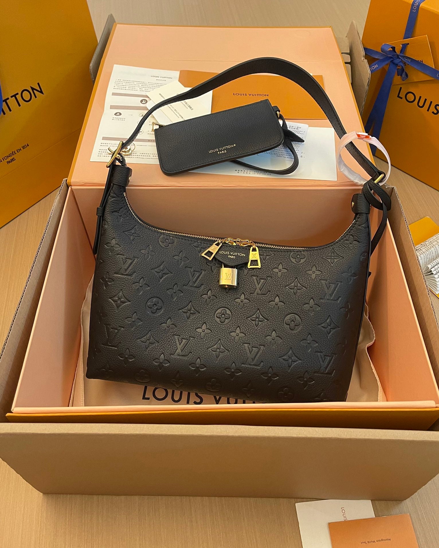 women Louis Vuitton Top Bag N46610 (LuxluxHouse)